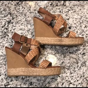 🚫sold🚫 Tan Aldo Wedges